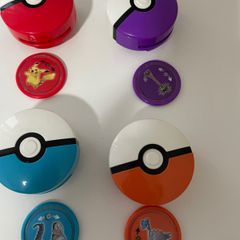 Brinquedo de plástico com base amarela, pokemon vermelho Pokedéx Rotom,  coleção McDonald's R$ 15,00 - Taffy Shop