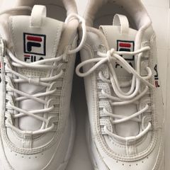 tenis fila tem forma pequena