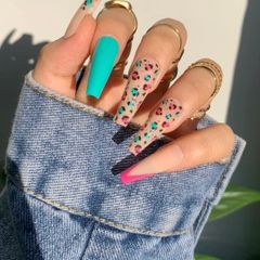 Unhas Postiças Tips Decoradas Com 24 Unidades Cada Caixa Brinde Lixa E Cola  Adesiva Para Colocacao