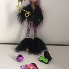 MÃES UNIDAS EM ORAÇÃO INTERNACIONAL - BRASIL: A LINHA DE BONECAS MONSTER  HIGH