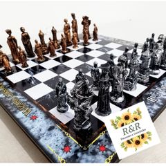 Conjunto de xadrez Grandmaster da Biblioteca, caixa e combinação de  tabuleiro, Purpleheart Gilded & Boxwood : : Esporte