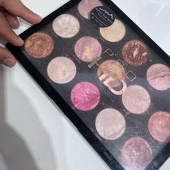 Paleta de Contorno Ultra Contour Palette Makeup Revolution