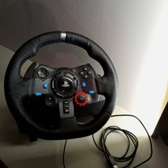 Ps4 com volante Logitech g29 em segunda mão durante 400 EUR em  Pamplona/Iruña na WALLAPOP