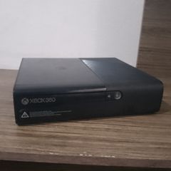 Xbox 360 Desbloqueado + 2 Controles + Kinect + 26 Jogos - Escorrega o Preço