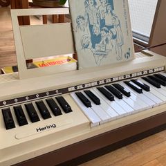 Brinquedo infantil piano Hering Doçura anos60