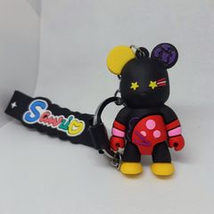 Chaveiro Borracha Boneco Cinza X Kaws Louis Vuitton Edition