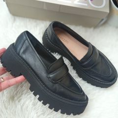 Mocassim Preto Feminino da Moda Coerente Tratorada