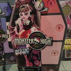 Boneca Monster High - Skulltimate Secrets - Draculaura - Com