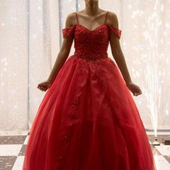 Vestido de 15 anos vermelho best sale e dourado