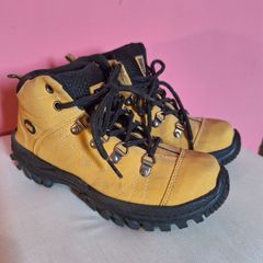 Bota Caterpillar Impermeável Couro | Bota Feminina Cater Nunca Usado  74584460 | enjoei