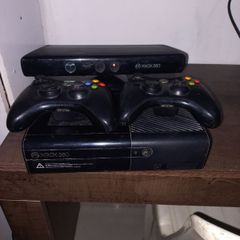 Microsoft Xbox 360 Super Slim 4gb Standard Desbloqueado + Kinect + 2  Controles + 1 Jogo Kinect Adventures!