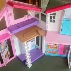 CASA DA BARBIE COM MÓVEIS(MATTEL). - Desapegos de Roupas quase novas ou  nunca usadas para bebês, crianças e mamães. 93788