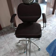 Cadeira P/Barbeiro (Usada Bom Estado) - Equipamentos e mobiliário -  Taguatinga Norte (Taguatinga), Brasília 1244710113