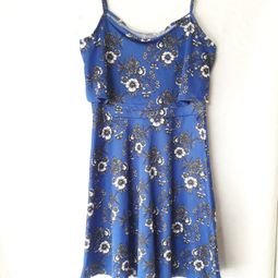 vestido azul com estampa floral 98073774