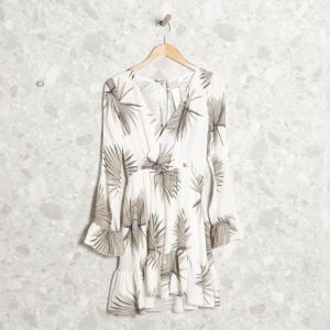 enjoei pro?action_source=75016&d=feminino&dg=10&dl=50&ref=home_home&rsp=1&rspix=1&s=feminino roupas vestidos&spt=very_high%2Chigh%2Cmedium%2Clow
