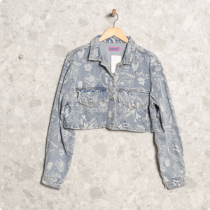 enjoei pro?action_source=76066&d=feminino&dg=10&dl=50&ref=home_home&rsp=1&rspix=1&s=feminino roupas casacos e jaquetas&spt=very_high%2Chigh%2Cmedium