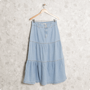 enjoei pro?action_source=75016&dg=10&dl=50&ref=home_home&rsp=1&rspix=1&s=feminino roupas saias&spt=very_high%2Chigh%2Cmedium%2Clow