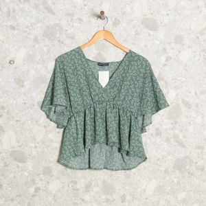 enjoei pro?action_source=75016&d=feminino&dg=10&dl=50&ref=home_home&rsp=1&rspix=1&s=feminino roupas blusas&spt=very_high%2Chigh%2Cmedium%2Clow