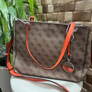 linda bolsa guess original super conservada 126846963?action_source=70655&ref=home_home&rsp=1&rspix=1