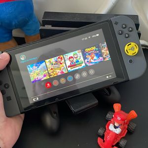 nintendo switch 119652417?action_source=56597&ref=home_home&rsp=1&rspix=1