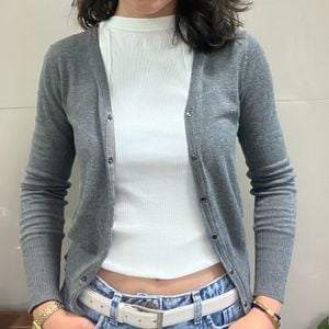 cardigan trico cinza 127014203?action_source=68872&ref=home_home&rsp=1&rspix=1