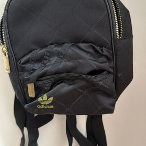 mini mochila adidas originals 133932071?action_source=67388&ref=home_home&rsp=1&rspix=1