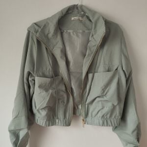 jaqueta corta vento lean moda verde p 152693814?action_source=75473&ref=home_home&rsp=1&rspix=1