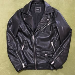 jaqueta zara biker em couro 130862632?action_source=72470&ref=home_home&rsp=1&rspix=1