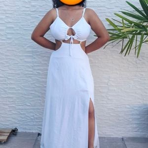 vestido branco longo cut out 133241510?action_source=72470&ref=home_home&rsp=1&rspix=1
