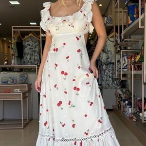 vestido florzinha estampa cerejas bege farm 135899859?action_source=31319&ref=home_home&rsp=1&rspix=1