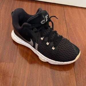 tenis nike lebron witness v preto 39 144512235?action_source=76398&ref=home_home&rsp=1&rspix=1
