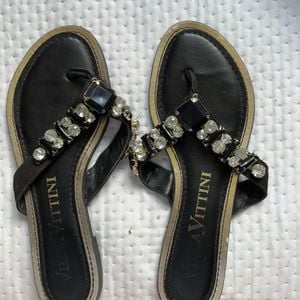 sandalia preta vila vittini 133694966?action_source=64649&ref=home_home&rsp=1&rspix=1