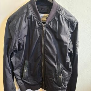 jaqueta bomber diesel preta p 147248698?action_source=72470&ref=home_home&rsp=1&rspix=1