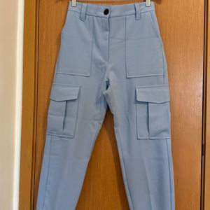 calca cenoura azul claro com elastico atras 137560804?action_source=69599&ref=home_home&rsp=1&rspix=1