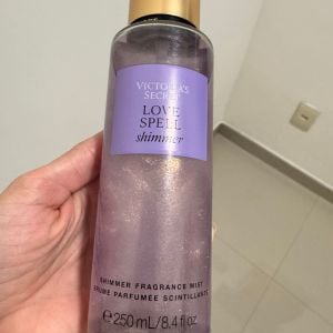 body splash victoria s secret love spell shimmer 250ml 152229803?action_source=76403&ref=home_home&rsp=1&rspix=1