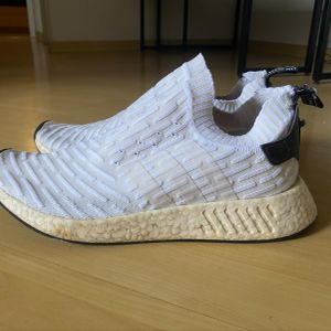 adidas gazelle silver green womens Adidas NMD R2 Primeknit White Black