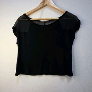 bl33 blusa bershka preta p 139243164?action_source=69599&ref=home_home&rsp=1&rspix=1