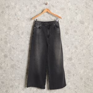 calca jeans cinza 150565884?action_source=76891&ref=home_home&rsp=1&rspix=1