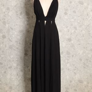 vestido preto klee 150011477?action_source=76037&ref=home_home&rsp=1&rspix=1