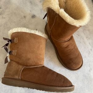 bota ugg bailey bow ii caramelo 35 146301711?action_source=72767&ref=home_home&rsp=1&rspix=1