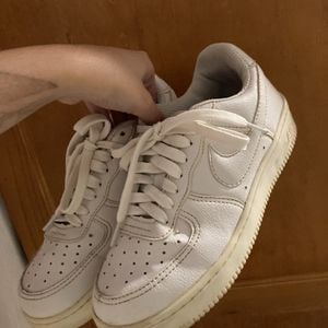 tenis nike air force branco 138330194?action_source=31946&ref=home_home&rsp=1&rspix=1