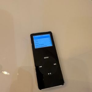 ipod nano a1137 2gb 144385254?action_source=72998&ref=home_home&rsp=1&rspix=1