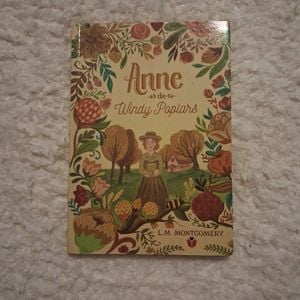 primeiro livro da saga anne de windy poplars 134994651?action_source=66992&ref=home_home&rsp=1&rspix=1