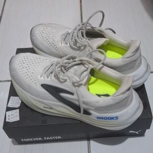 tenis brooks glycerin max branco 147229485?action_source=67324&ref=home_home&rsp=1&rspix=1