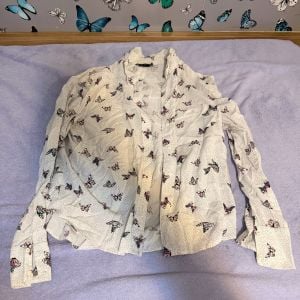 blusa bershka feminina borboletas 139918712?action_source=69599&ref=home_home&rsp=1&rspix=1