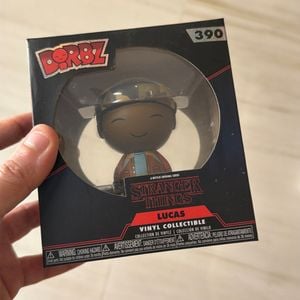 toyart colecionavel stranger things dorbz lucas 138363298?action_source=69104&ref=home_home&rsp=1&rspix=1
