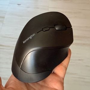 kensington mouse ergonomico vertical sem fio k75575ww cinza preto 138381053?action_source=69104&ref=home_home&rsp=1&rspix=1