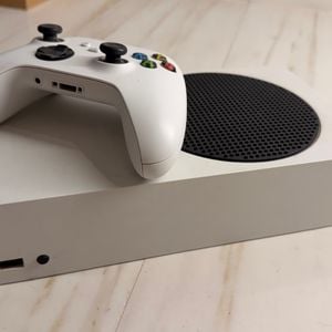 console xbox series s 138525210?action_source=69104&ref=home_home&rsp=1&rspix=1