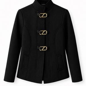 casaco feminino viviane furrier preto 143878943?action_source=72767&ref=home_home&rsp=1&rspix=1