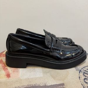 mocassim zara verniz preto 35 144618768?action_source=67222&ref=home_home&rsp=1&rspix=1